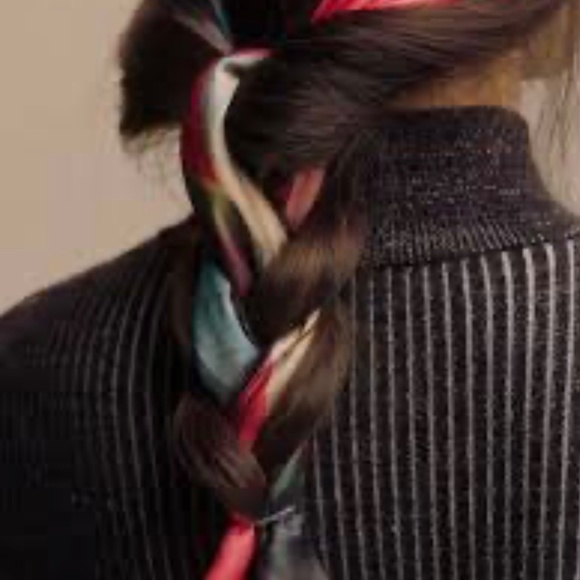 Aveda x 3.1 Phillip Lim cosmetic pouch & hair scarf - Picture 12 of 12